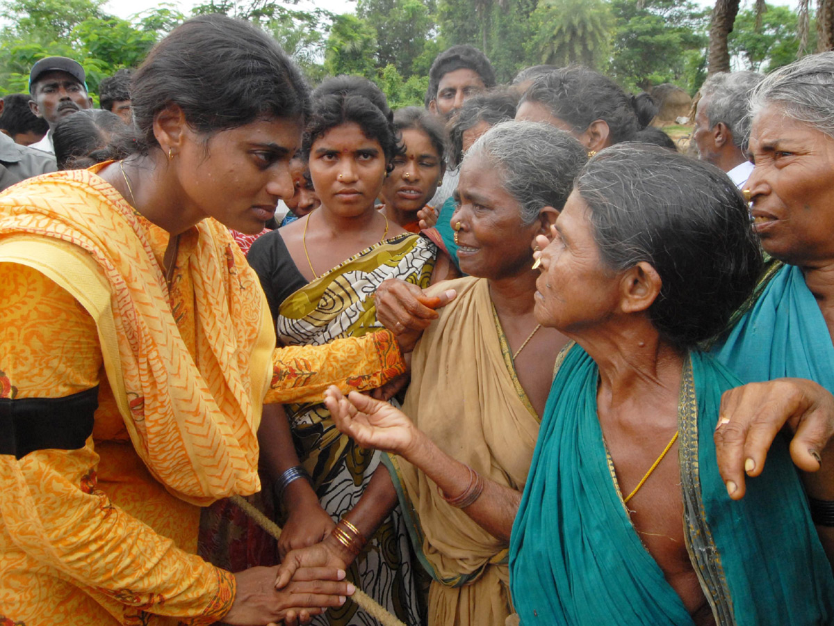 YS Sharmila Maro Praja Prasthanam Padayatra seven years completed Photo Gallery - Sakshi6