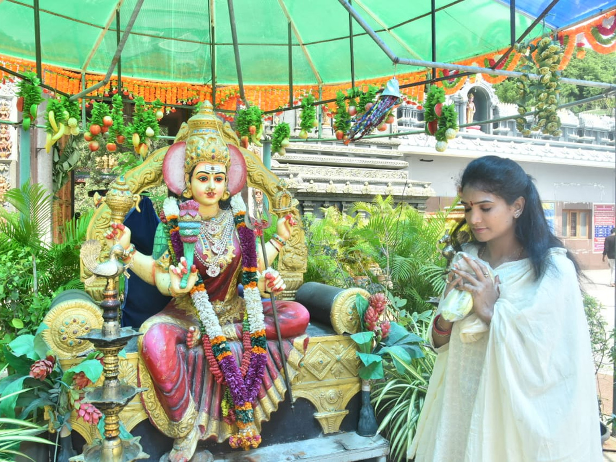 Sravana Sukravaram in vijayawada durga temple photo gallery - Sakshi10