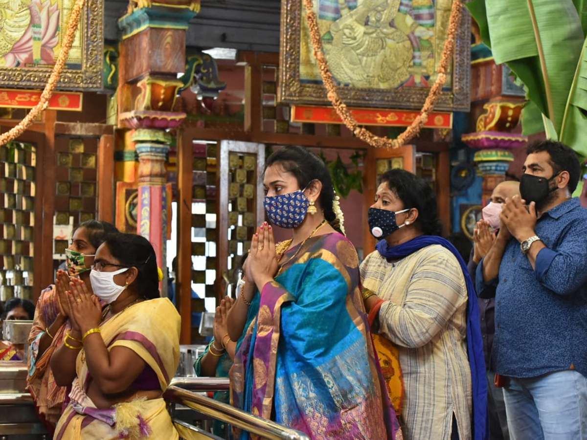 Sravana Sukravaram in vijayawada durga temple photo gallery - Sakshi8