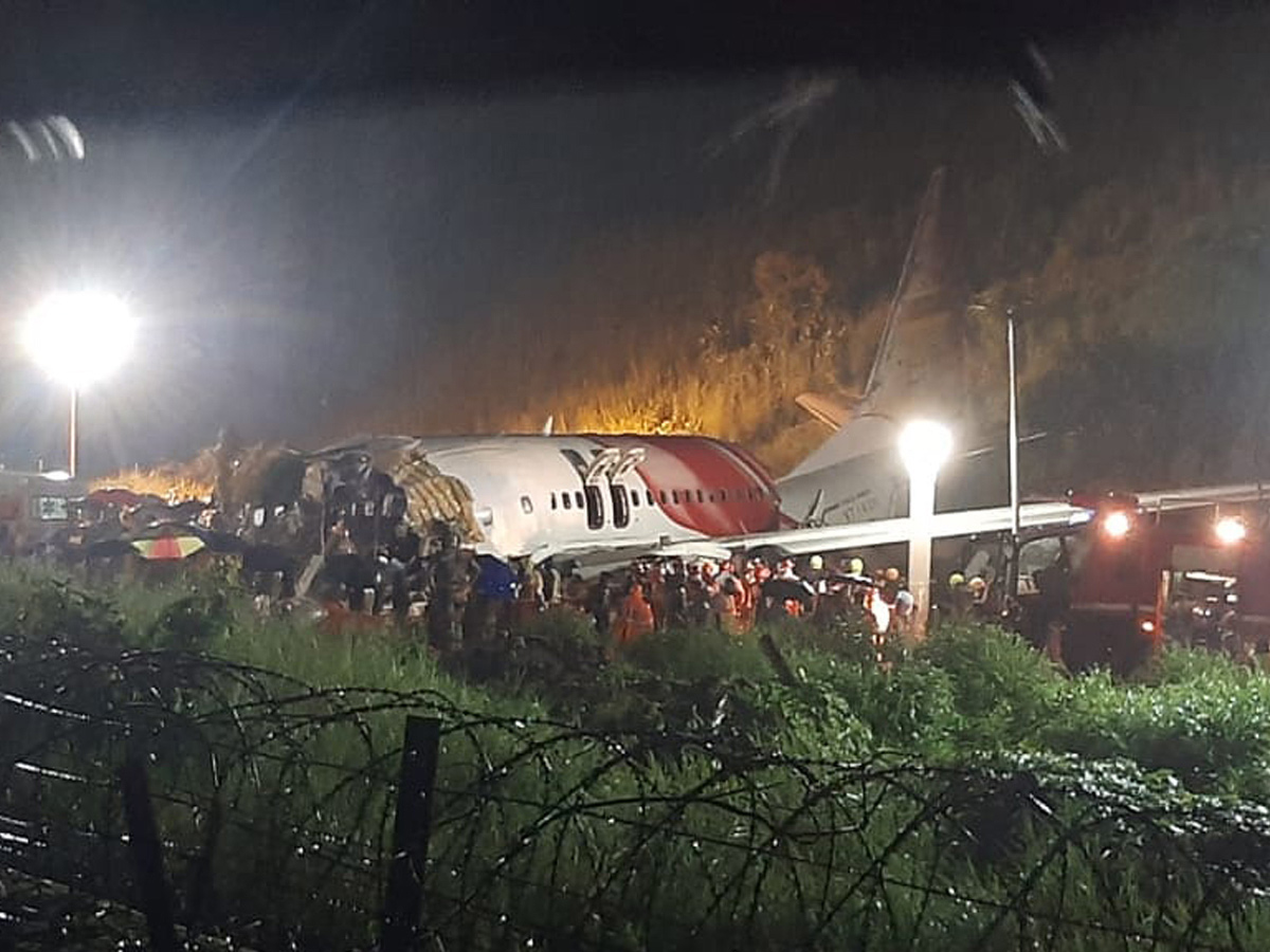 Air India plane crashes while landing Photo Gallery - Sakshi8