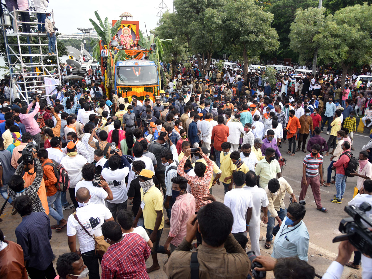 Khairatabad Ganesh Nimajjanam 2020 - Sakshi4