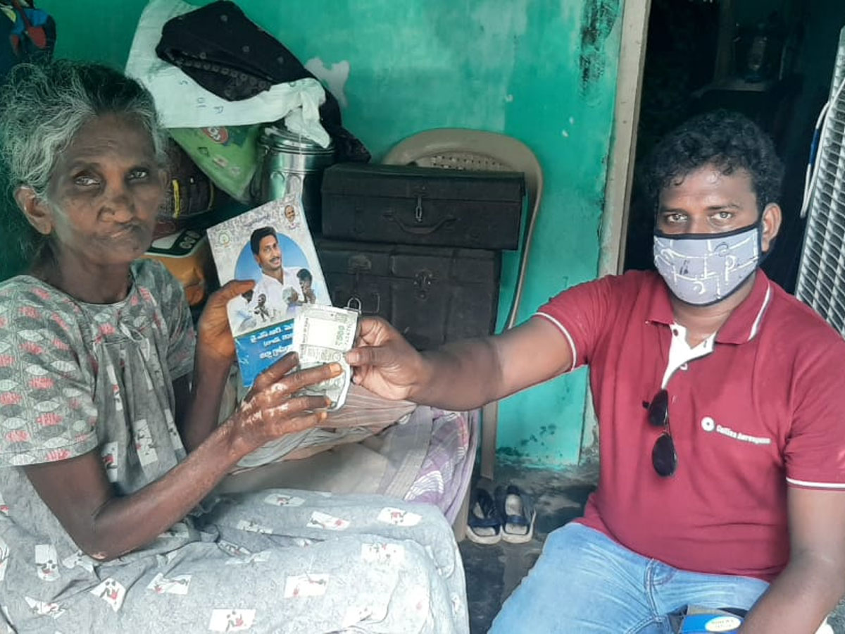  AP Volunteers Distributing Pensions To Pensioners Photo Gallery - Sakshi1