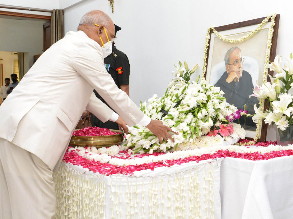  Political leaders pay their last respect to former President Pranab Mukherjee Photo Gallery - Sakshi2