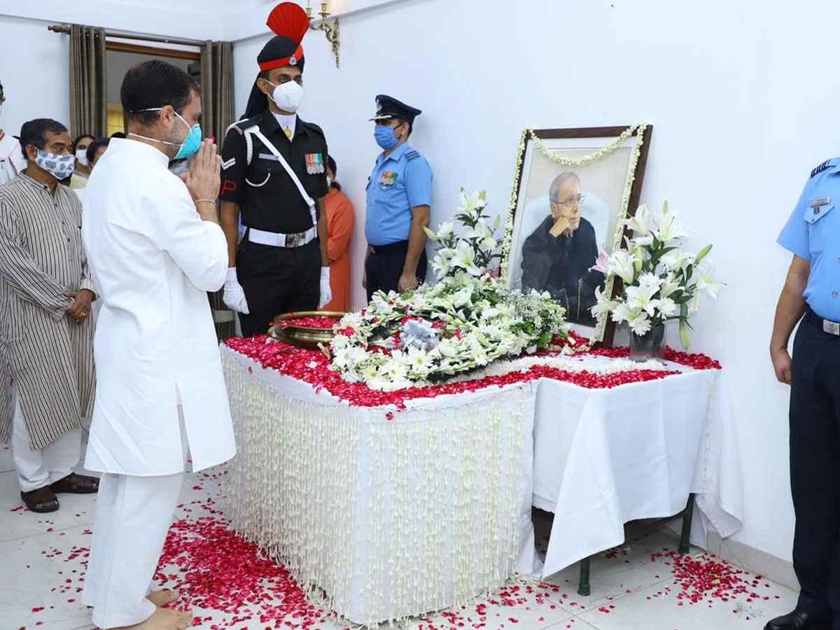  Political leaders pay their last respect to former President Pranab Mukherjee Photo Gallery - Sakshi10