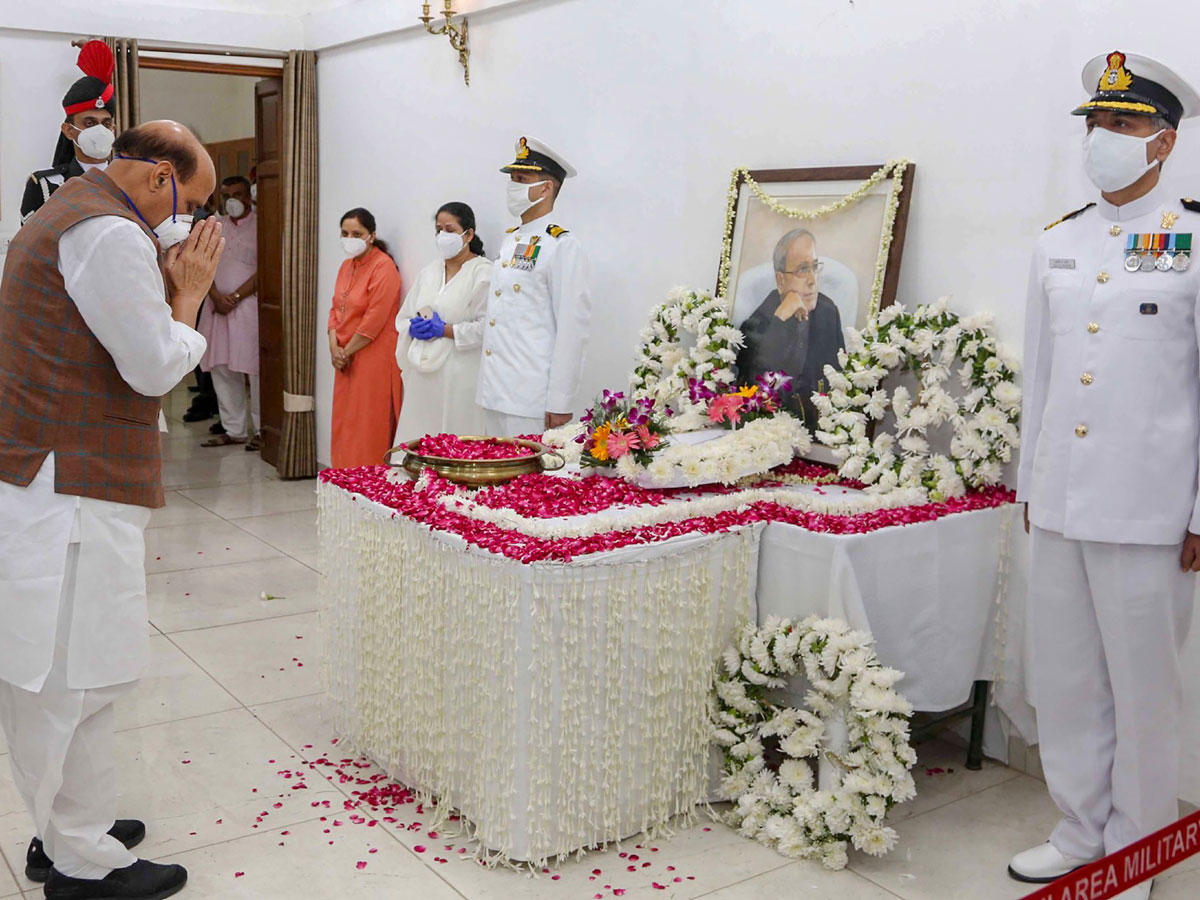  Political leaders pay their last respect to former President Pranab Mukherjee Photo Gallery - Sakshi3