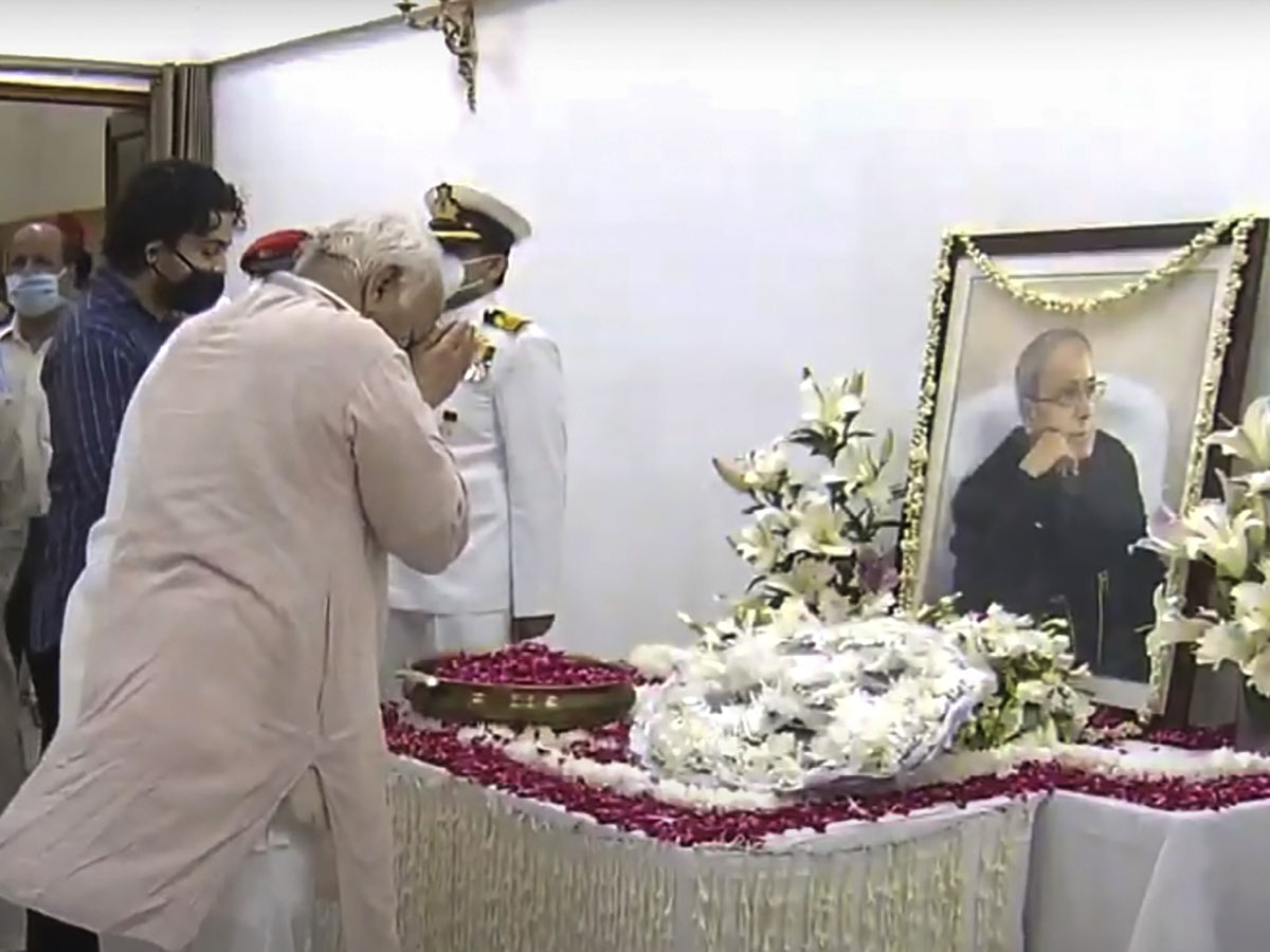  Political leaders pay their last respect to former President Pranab Mukherjee Photo Gallery - Sakshi7