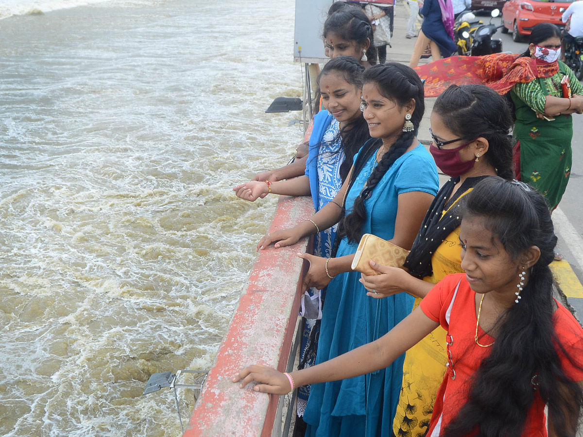 Heavy Waterfall in Krishna River Photo Gallery - Sakshi10