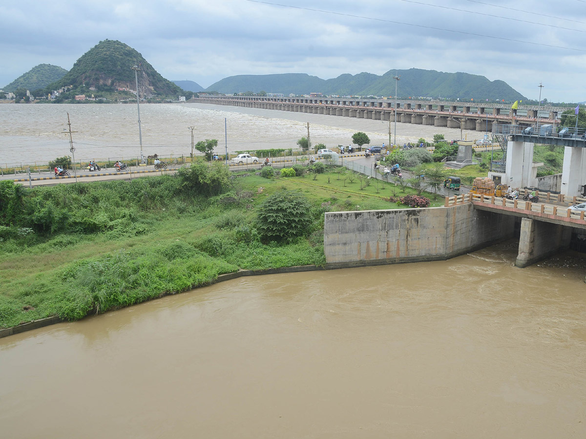 Heavy Waterfall in Krishna River Photo Gallery - Sakshi14