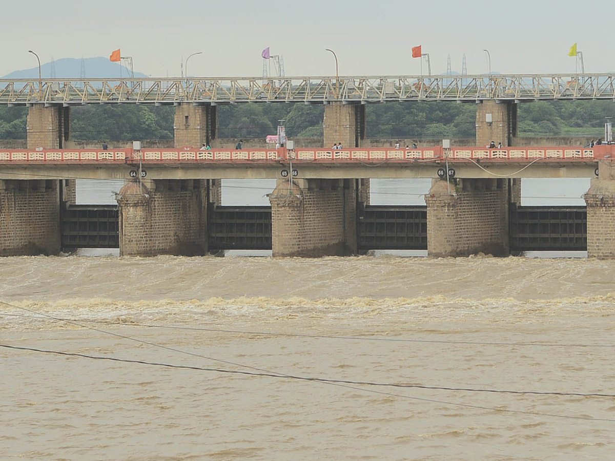 Heavy Waterfall in Krishna River Photo Gallery - Sakshi22