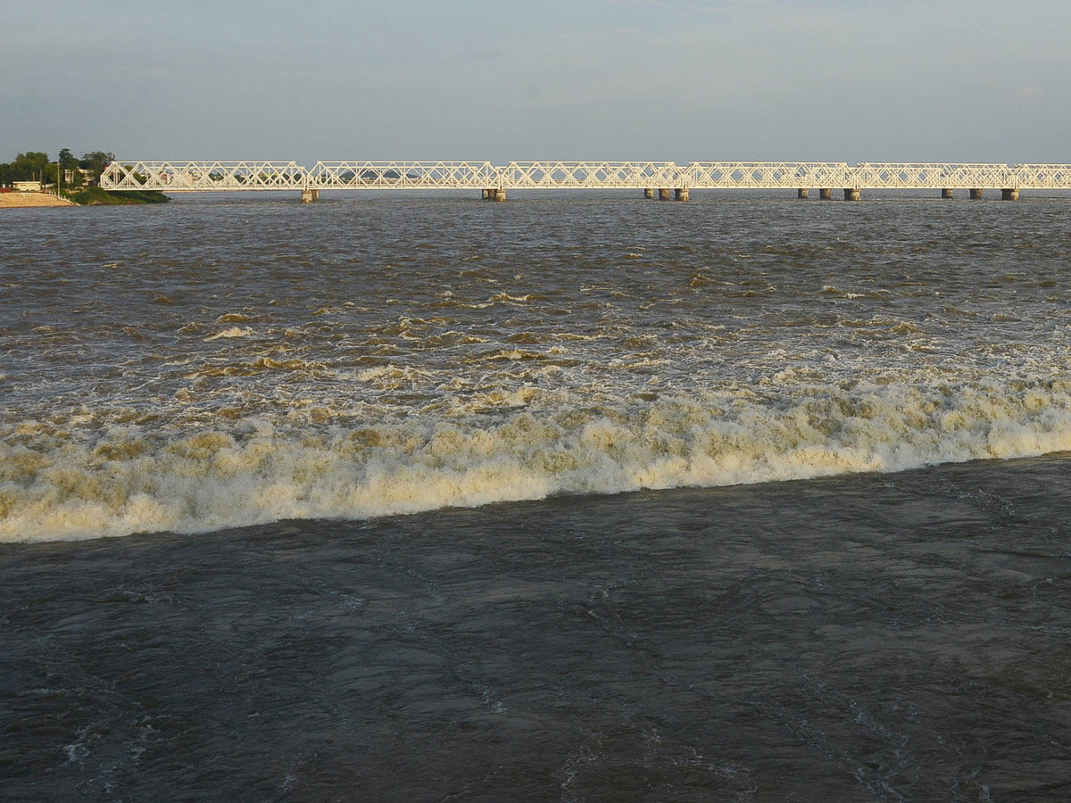 Heavy Waterfall in Krishna River Photo Gallery - Sakshi24