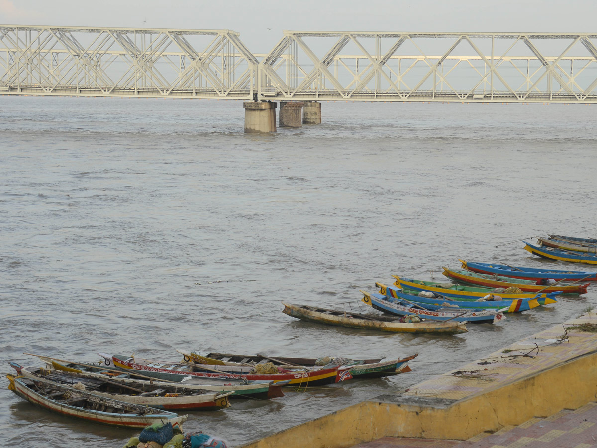 Heavy Waterfall in Krishna River Photo Gallery - Sakshi25