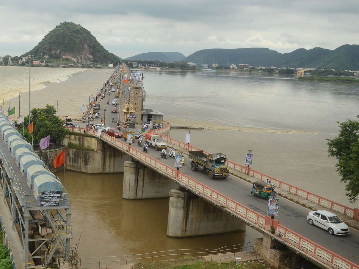 Heavy Waterfall in Krishna River Photo Gallery - Sakshi31