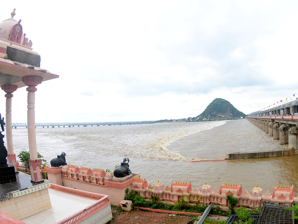 Heavy Waterfall in Krishna River Photo Gallery - Sakshi5