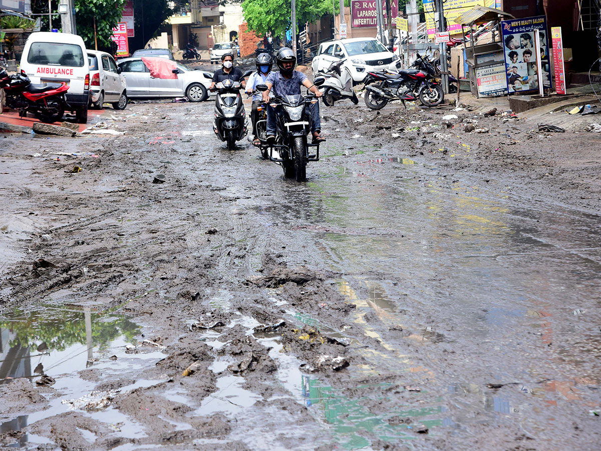 Heavy Rains in Hyderabad Photos - Sakshi11