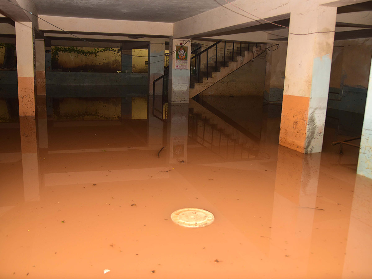 Heavy Rains in Hyderabad Photos - Sakshi13