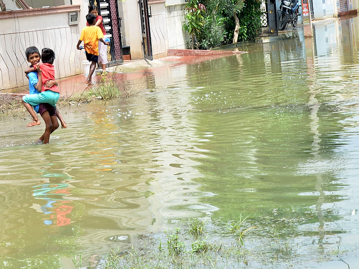 Heavy Rains in Hyderabad Photos - Sakshi21