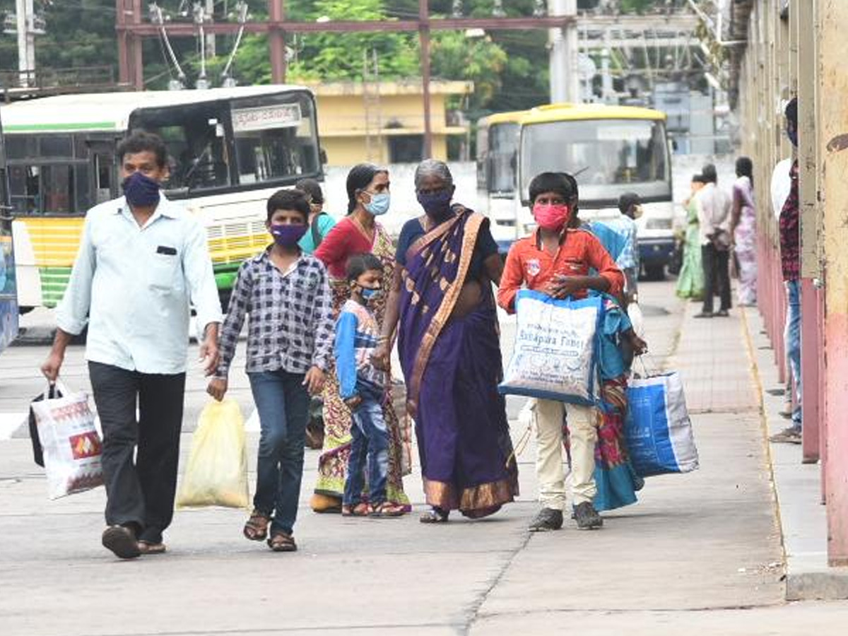 City buses hit the roads in vijayawada Photo Gallery - Sakshi9