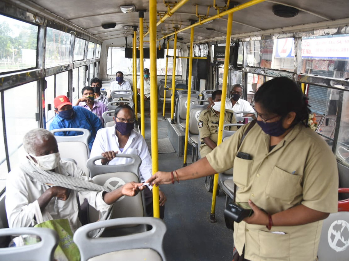 City buses hit the roads in vijayawada Photo Gallery - Sakshi12