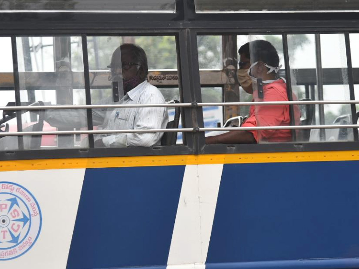 City buses hit the roads in vijayawada Photo Gallery - Sakshi14