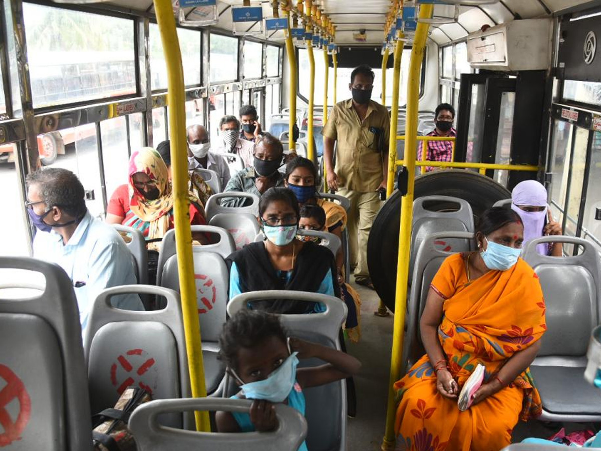 City buses hit the roads in vijayawada Photo Gallery - Sakshi15