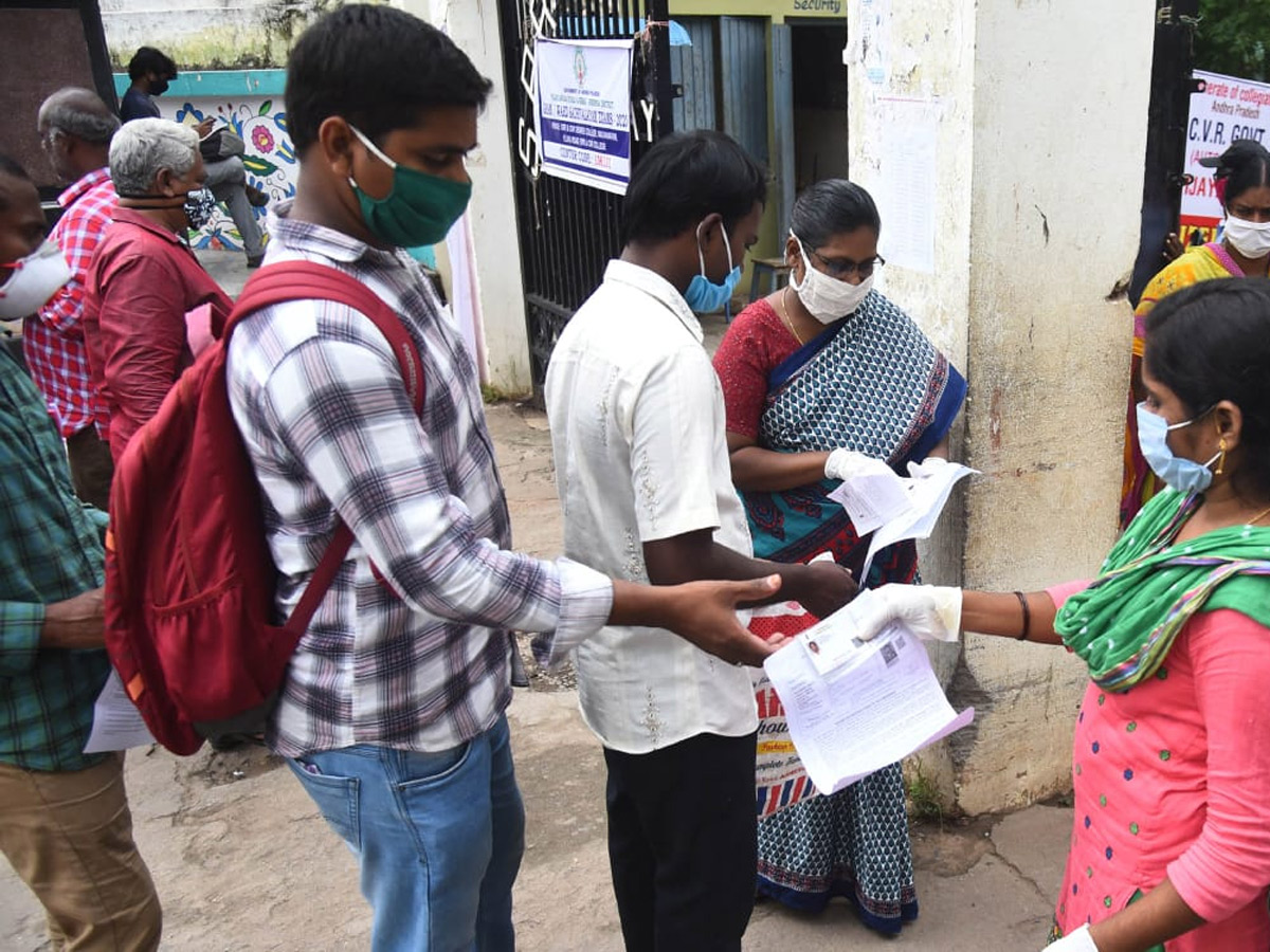 Andhra pradesh Grama Sachivalayam Exams Photo Gallery - Sakshi7