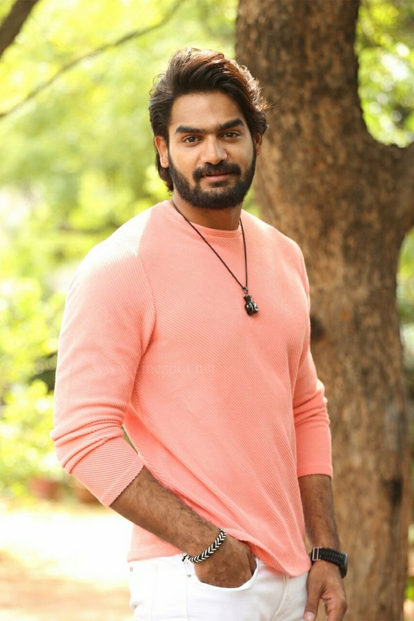 hero kartikeya photos - Sakshi22