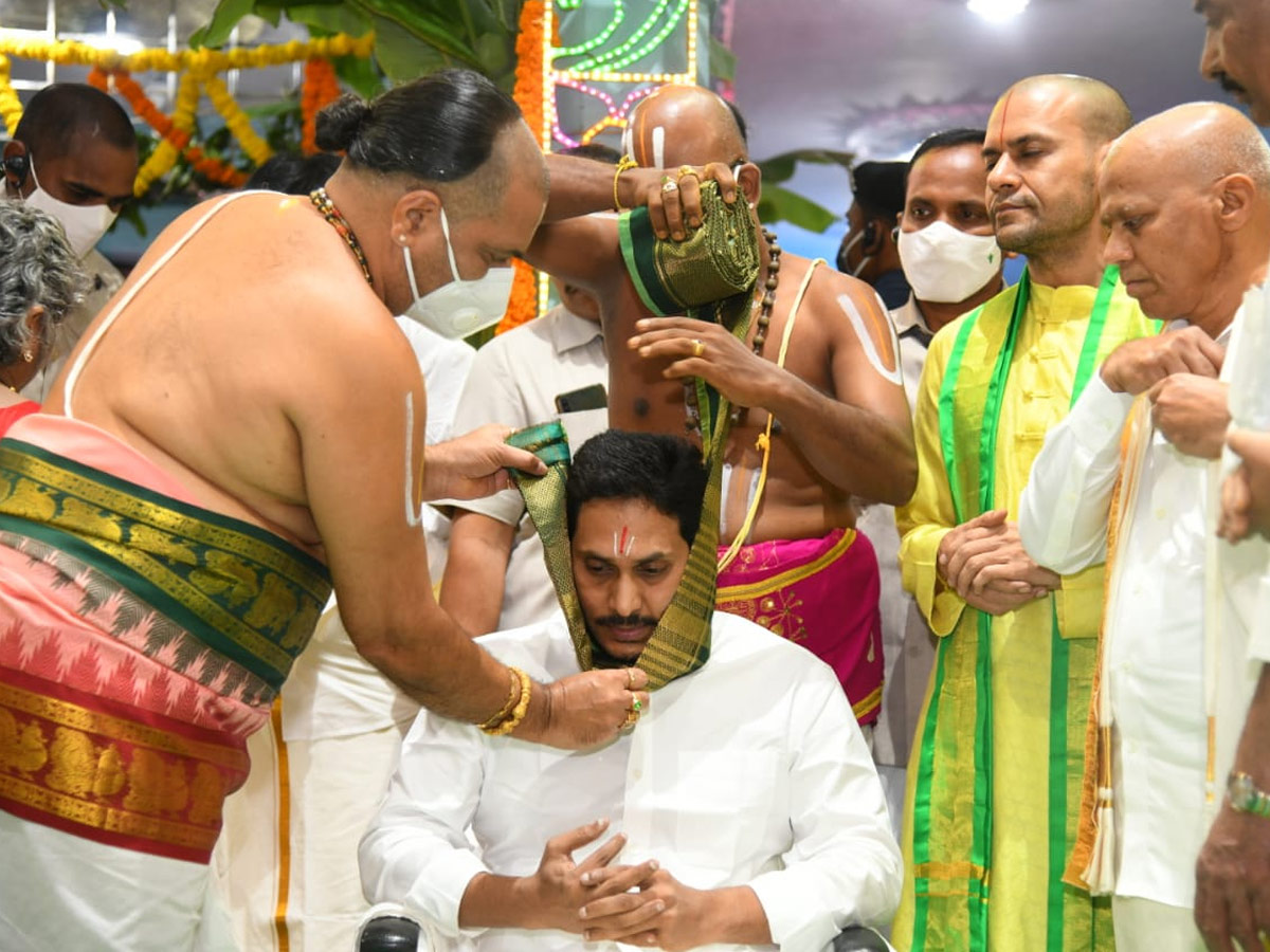 CM YS Jagan Participate Srivari Brahmotsavam At Tirumala - Sakshi7