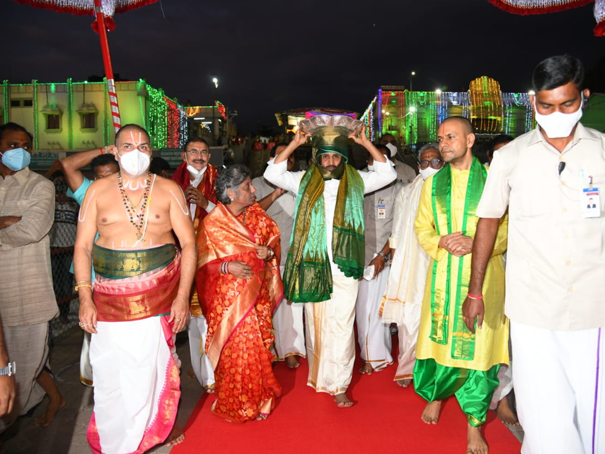 CM YS Jagan Participate Srivari Brahmotsavam At Tirumala - Sakshi13