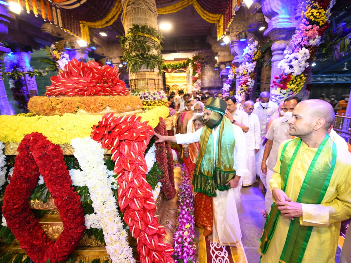 CM YS Jagan Participate Srivari Brahmotsavam At Tirumala - Sakshi15