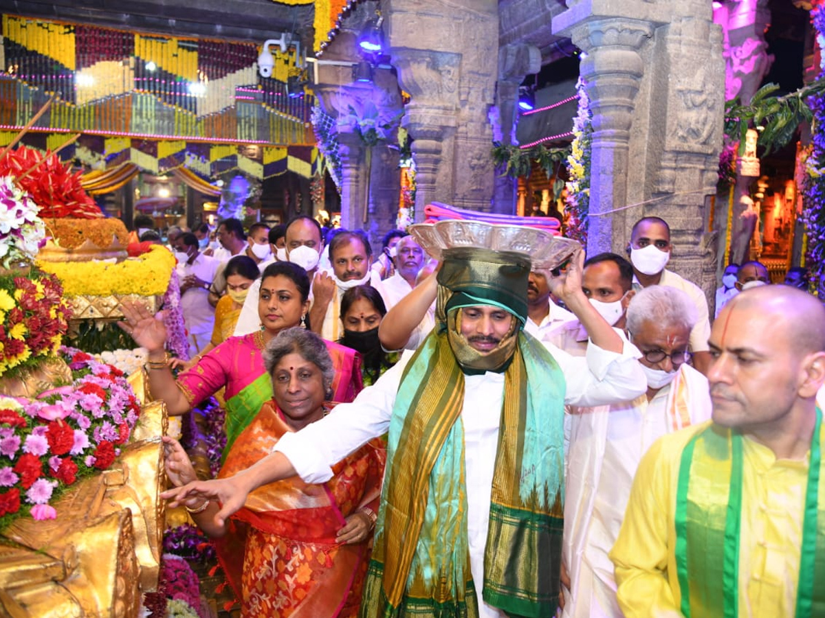 CM YS Jagan Participate Srivari Brahmotsavam At Tirumala - Sakshi18