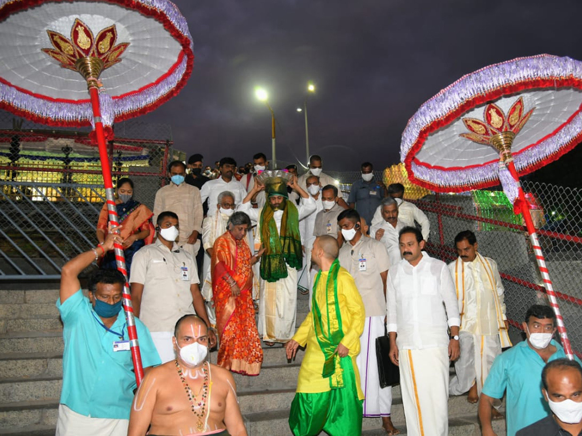 CM YS Jagan Participate Srivari Brahmotsavam At Tirumala - Sakshi25