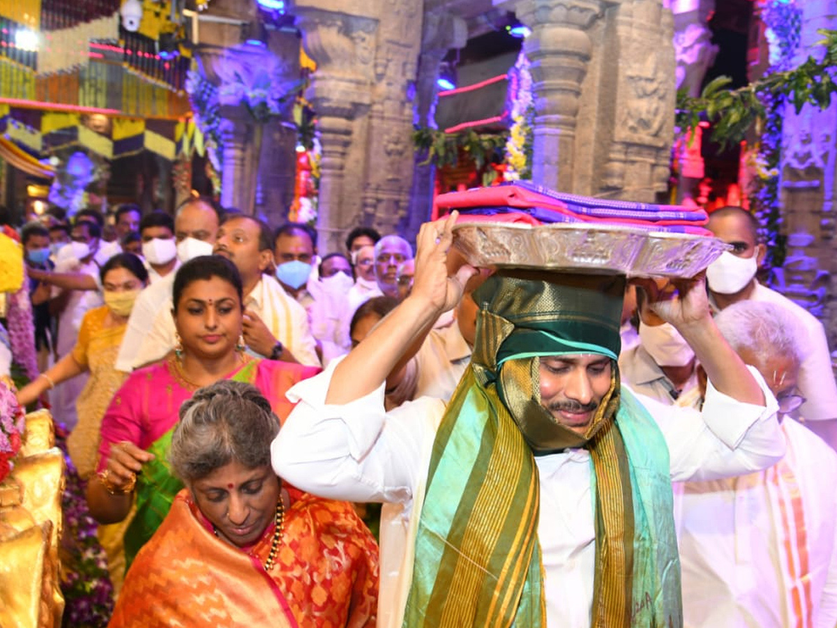 CM YS Jagan Participate Srivari Brahmotsavam At Tirumala - Sakshi28