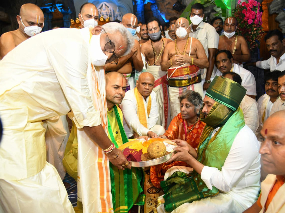 CM YS Jagan Participate Srivari Brahmotsavam At Tirumala - Sakshi37