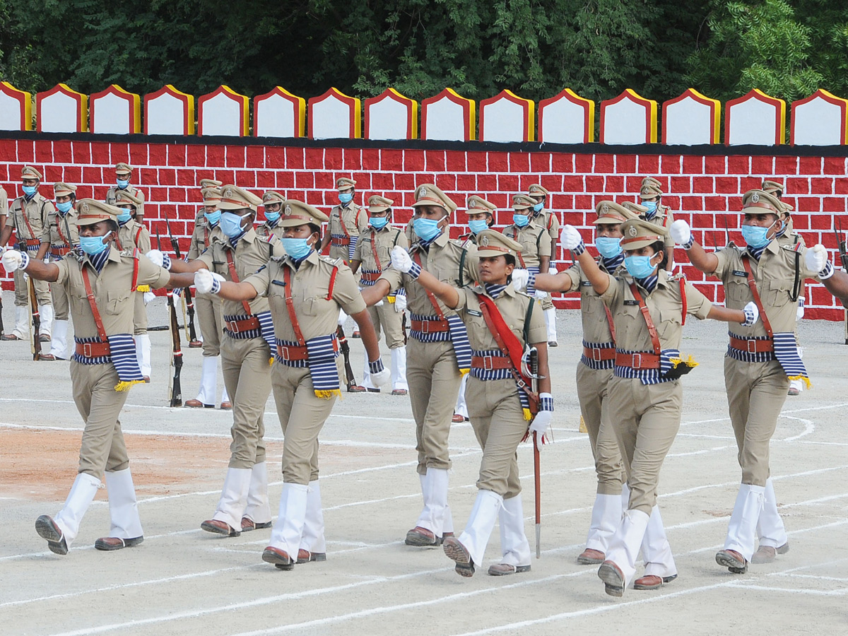 Training SI Parade Reharsal at Anantapuram Photos - Sakshi3