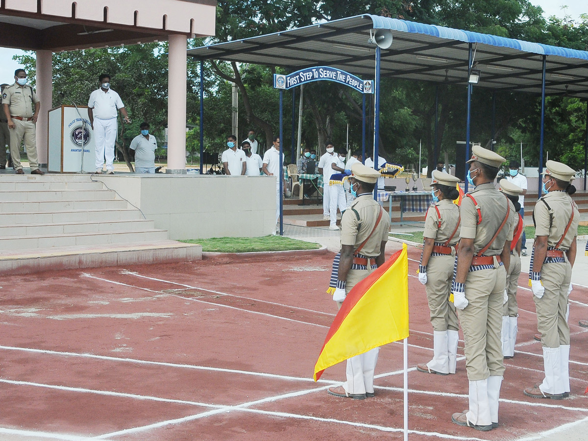 Training SI Parade Reharsal at Anantapuram Photos - Sakshi4