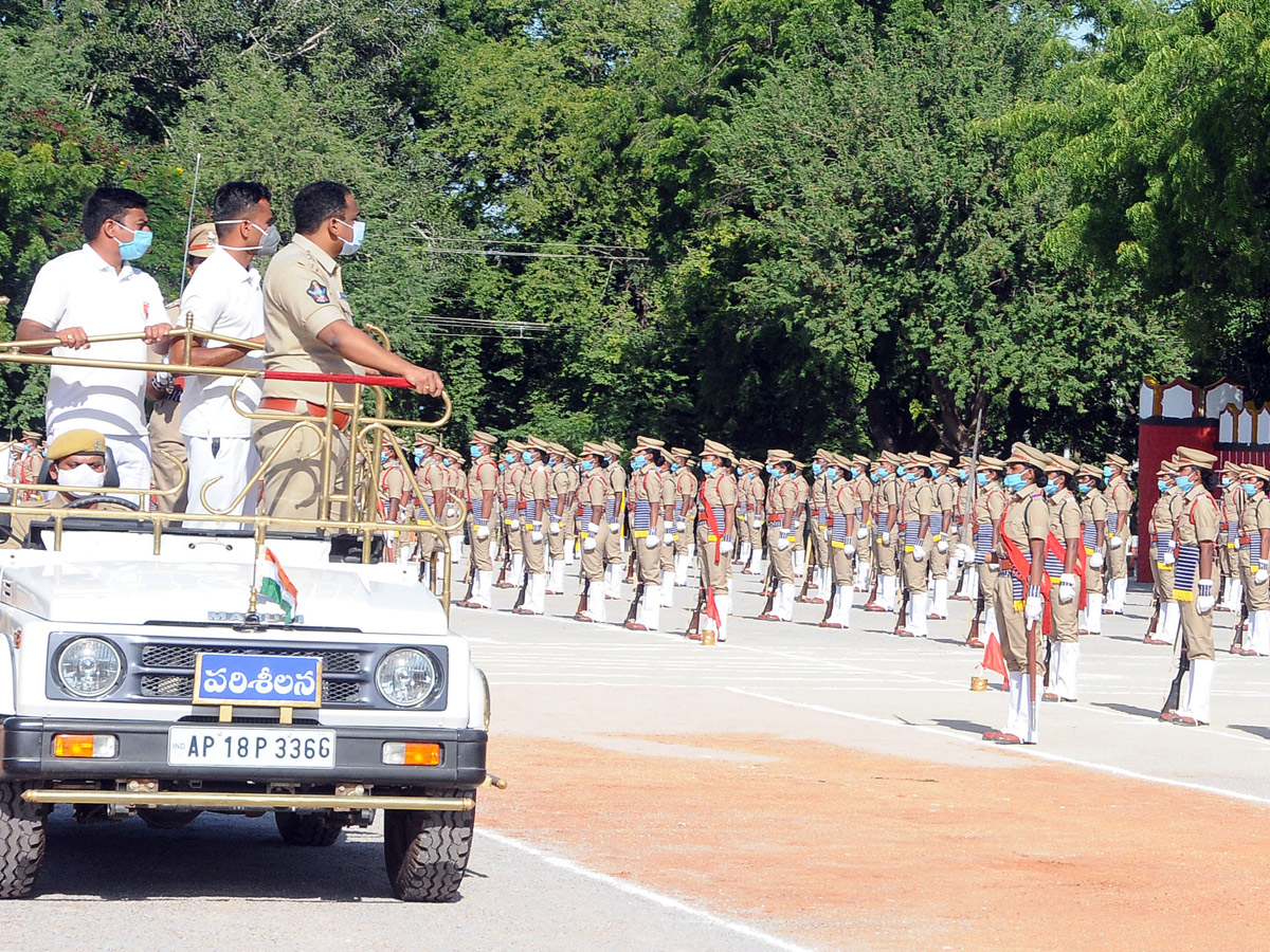 Training SI Parade Reharsal at Anantapuram Photos - Sakshi9