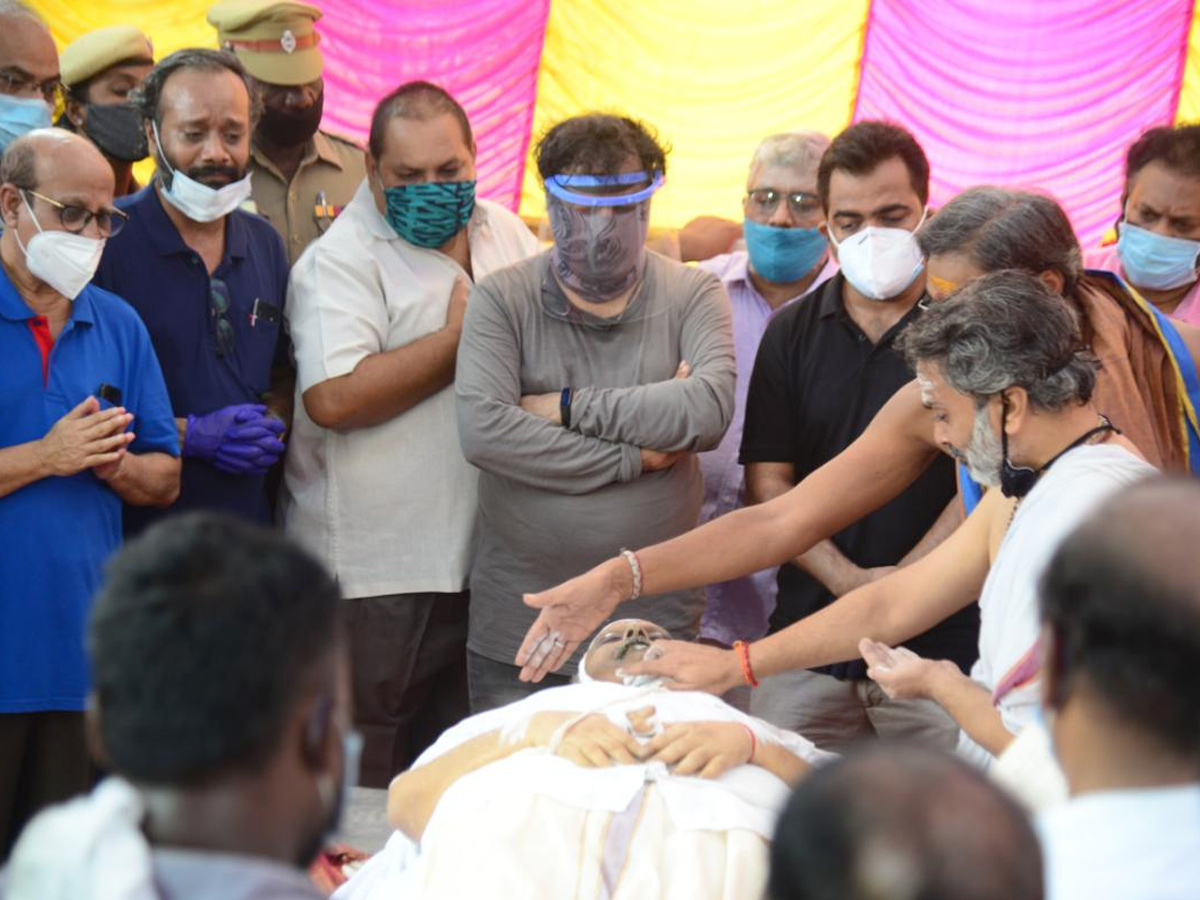 SP Balasubrahmanyam funeral Photo Gallery - Sakshi3