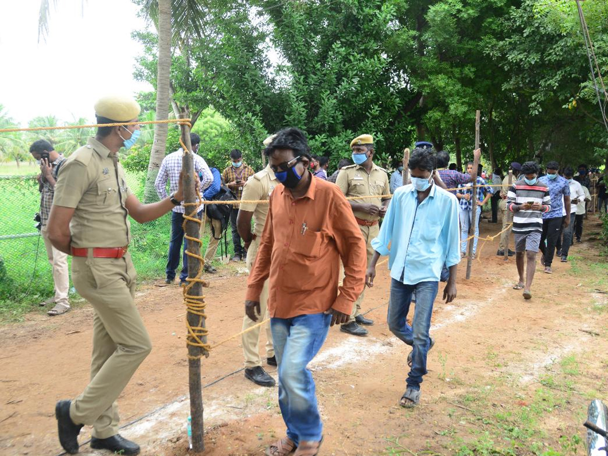 SP Balasubrahmanyam funeral Photo Gallery - Sakshi21