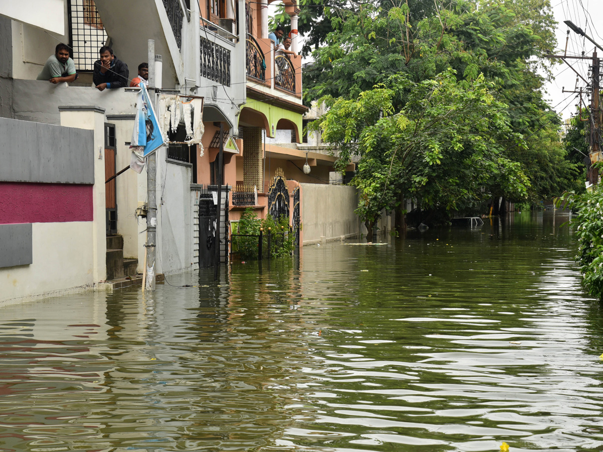 heavy rains in hyderabad Photo Gallery - Sakshi12