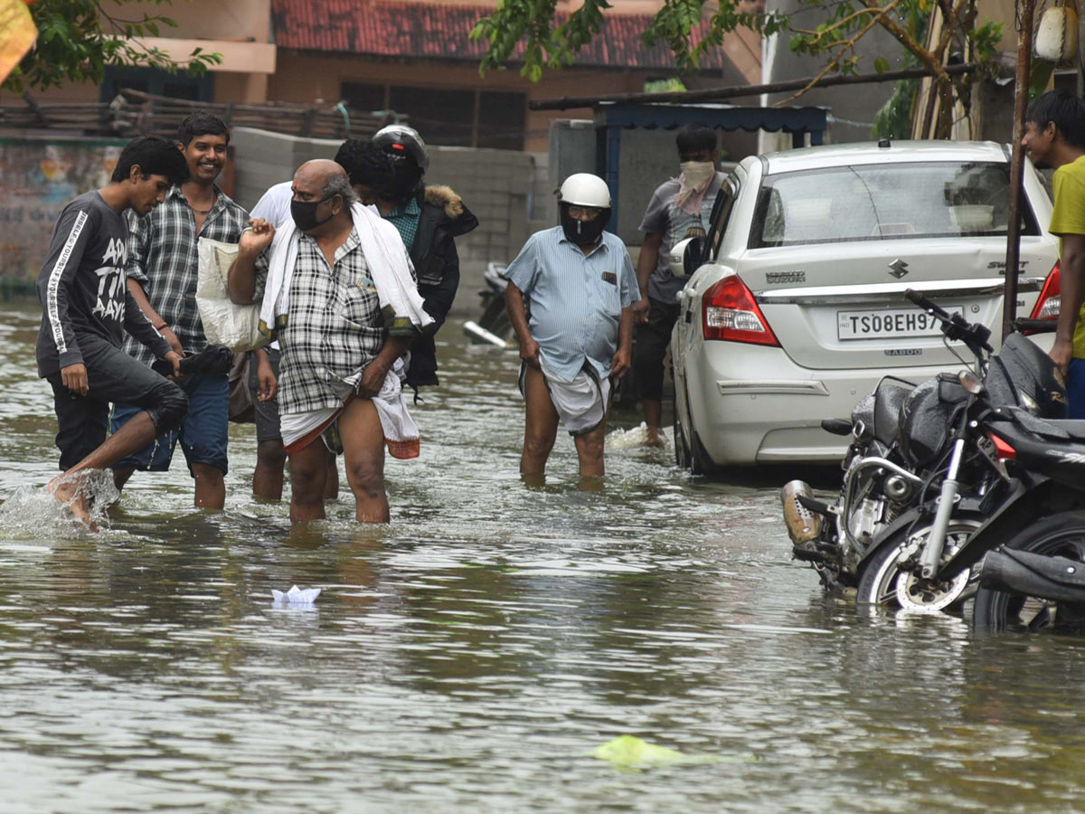 heavy rains in hyderabad Photo Gallery - Sakshi18