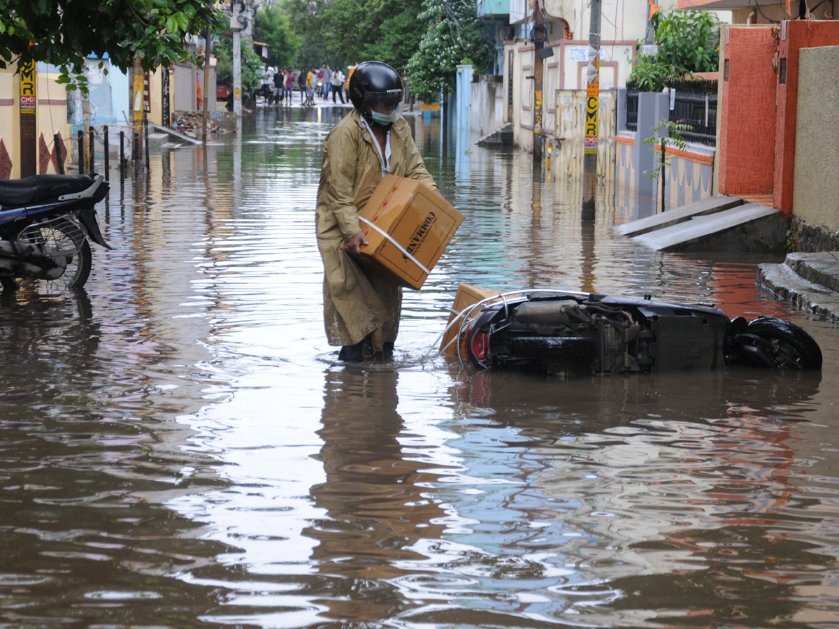 heavy rains in hyderabad Photo Gallery - Sakshi20