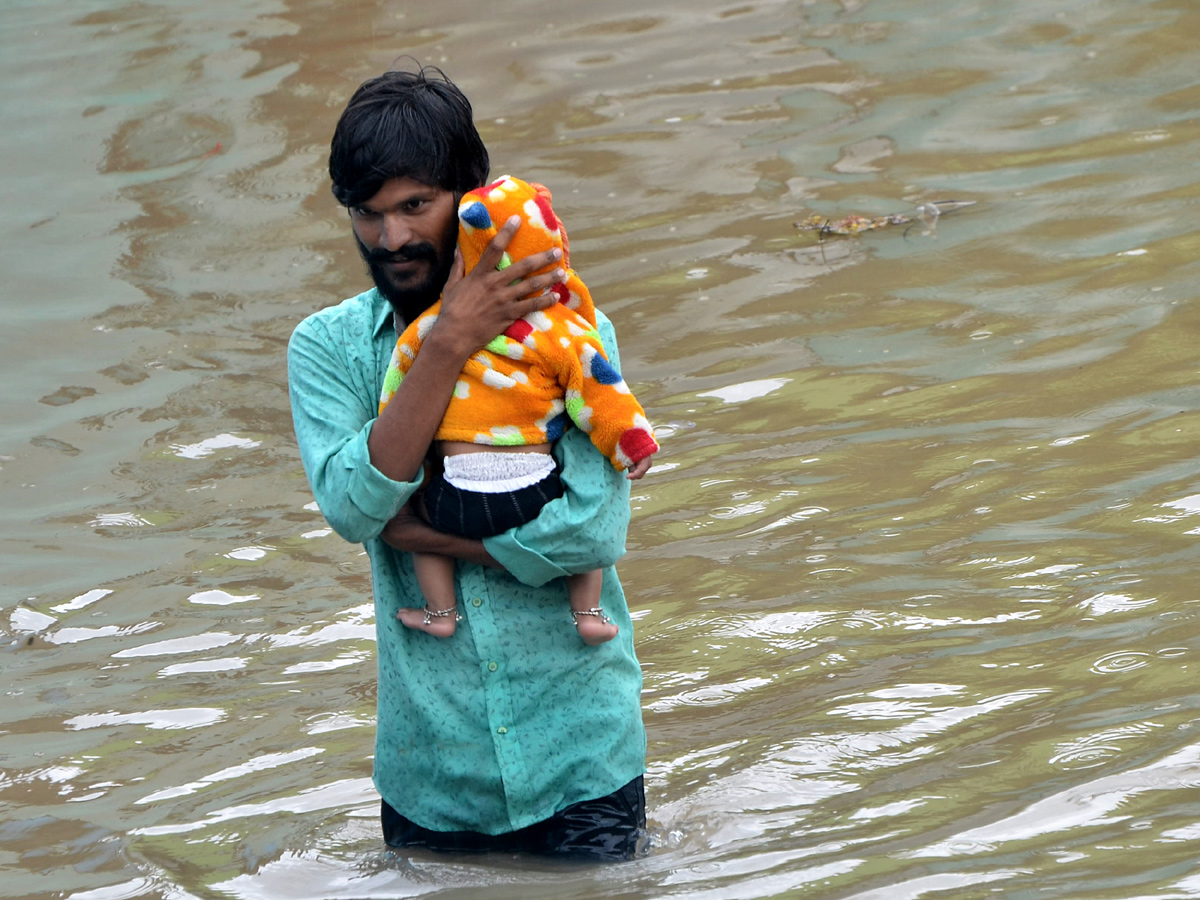 heavy rains in hyderabad Photo Gallery - Sakshi21