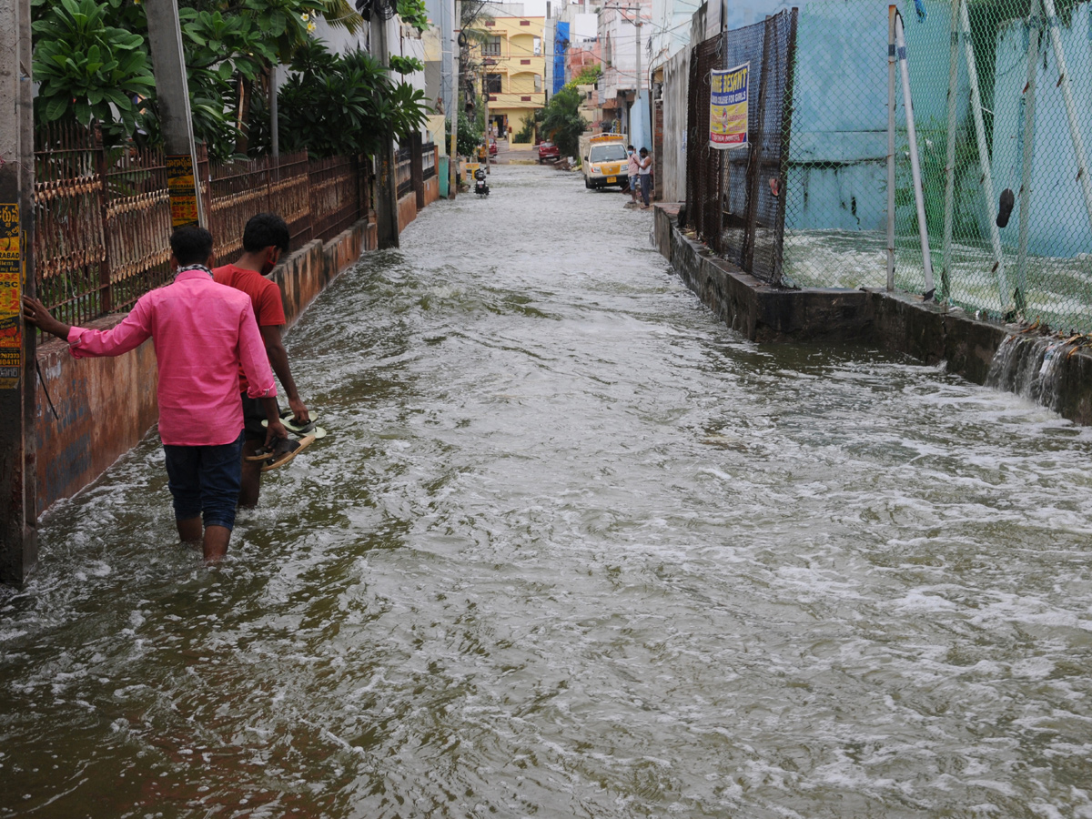 heavy rains in hyderabad Photo Gallery - Sakshi25