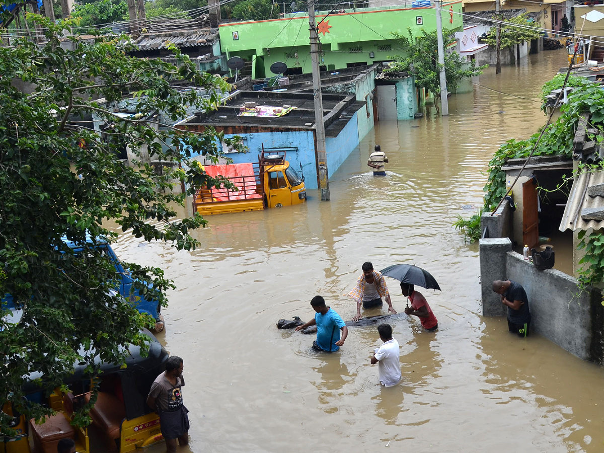 heavy rains in hyderabad Photo Gallery - Sakshi26