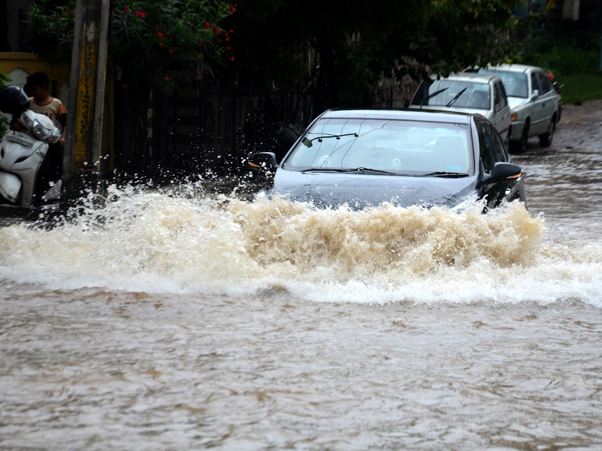 heavy rains in hyderabad Photo Gallery - Sakshi28