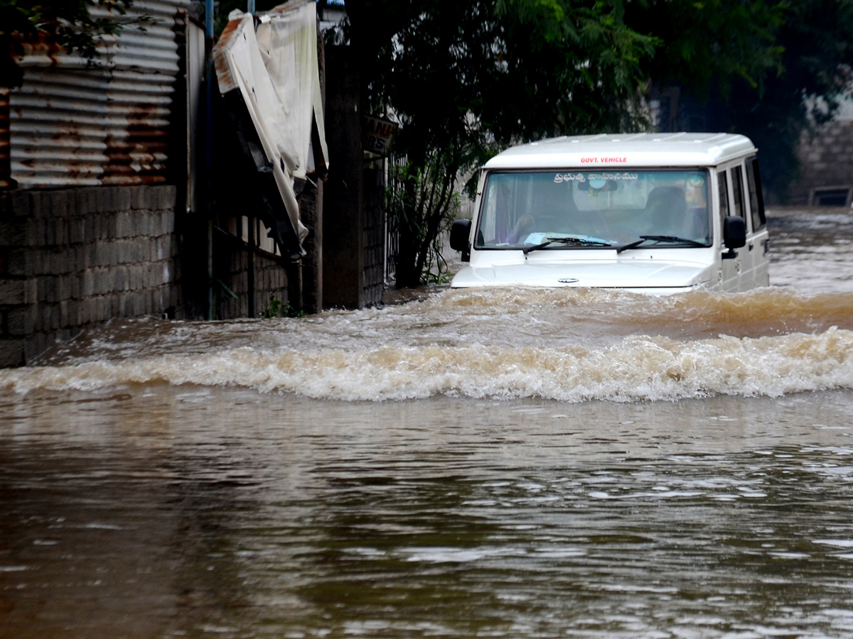 heavy rains in hyderabad Photo Gallery - Sakshi30