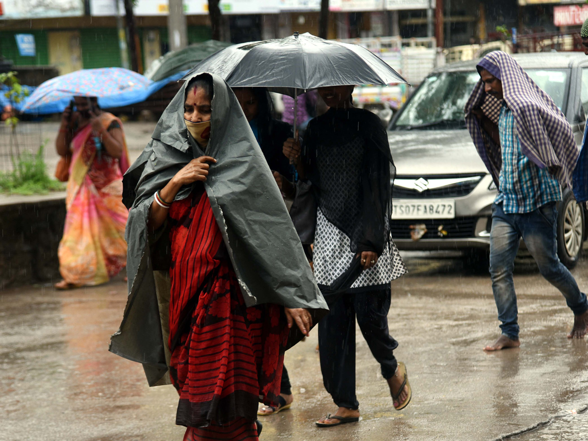 heavy rains in hyderabad Photo Gallery - Sakshi4