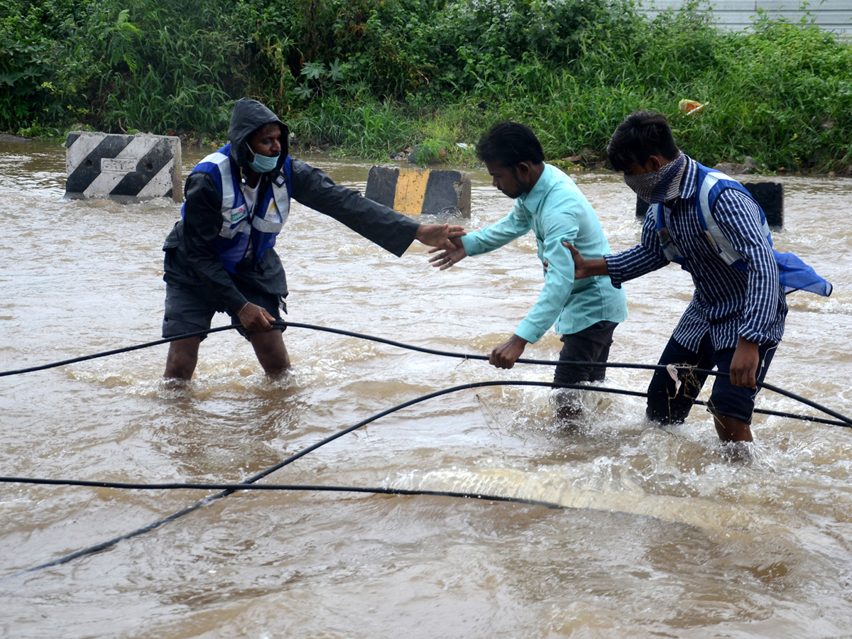 heavy rains in hyderabad Photo Gallery - Sakshi32