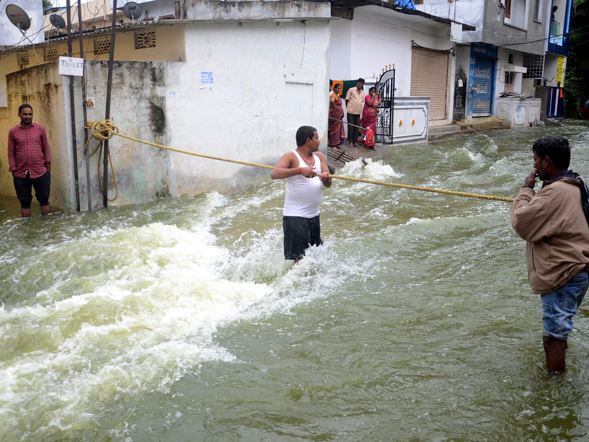 heavy rains in hyderabad Photo Gallery - Sakshi1