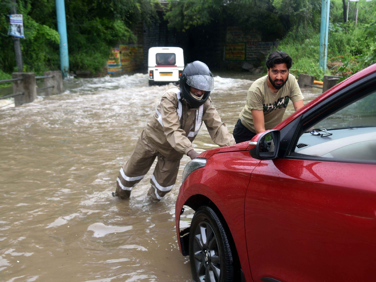 heavy rains in hyderabad Photo Gallery - Sakshi7